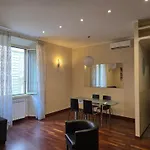 Trevi Fountain Big Apartment