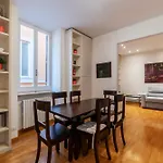 Apartment With Terrace Near Piazza Navona - Fromhometorome