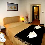 L\'Arco Del Colosseo B&B