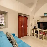Coronari Stylish Apartment