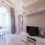 Ara Pacis Luxury Apartments By Caprirooms