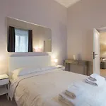 Ara Pacis Luxury Apartments By Caprirooms