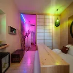 Irooms Jacuzzi Suites