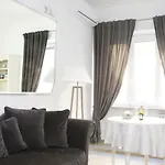 Gens Claudia, Vatican Luxury Apartments