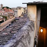 Domus Titiana Amazing Apartment In Trastevere