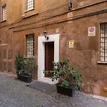 Giulia Apartment