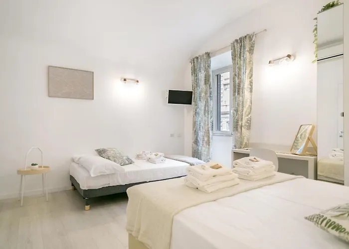 White Candia Guesthouse