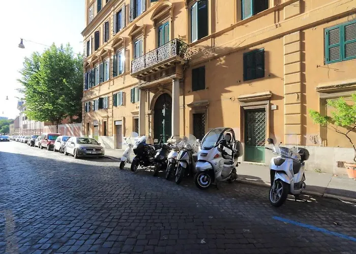 Ych-Charming Flat Near Colosseum