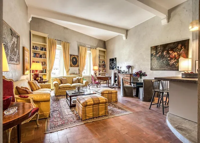 Wonderful Apartment With Balcony In Piazza Margana