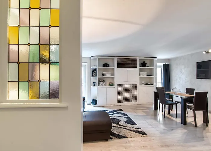 Black And White Suite