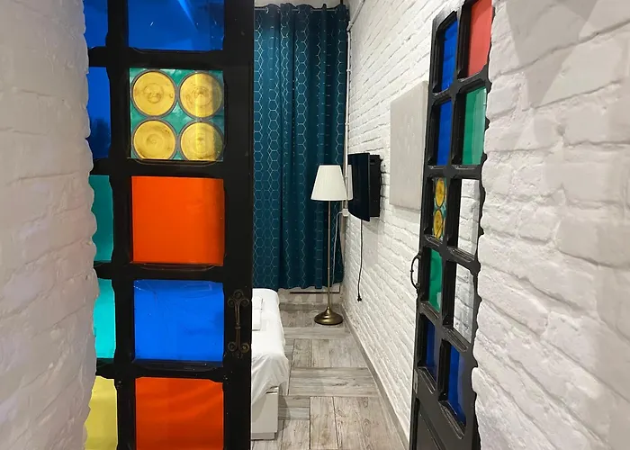 Characteristic & Modern Home In Trastevere