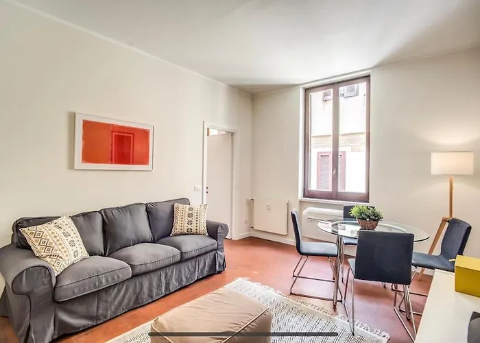 Coliseum Cozy Flat