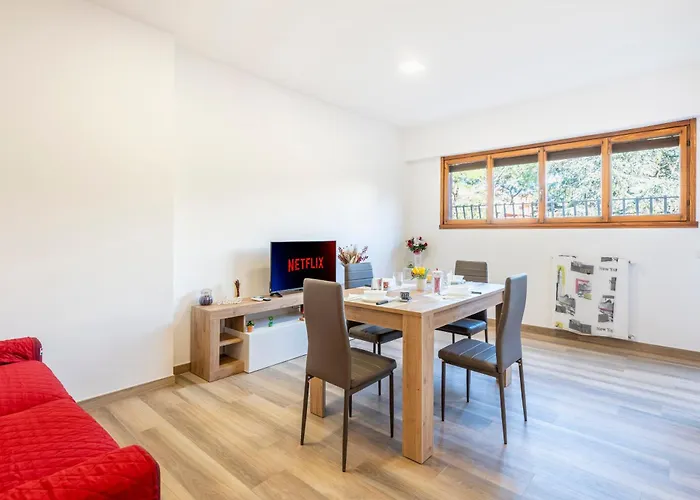 Parco Degli Acquedotti 2Bedroom Apt