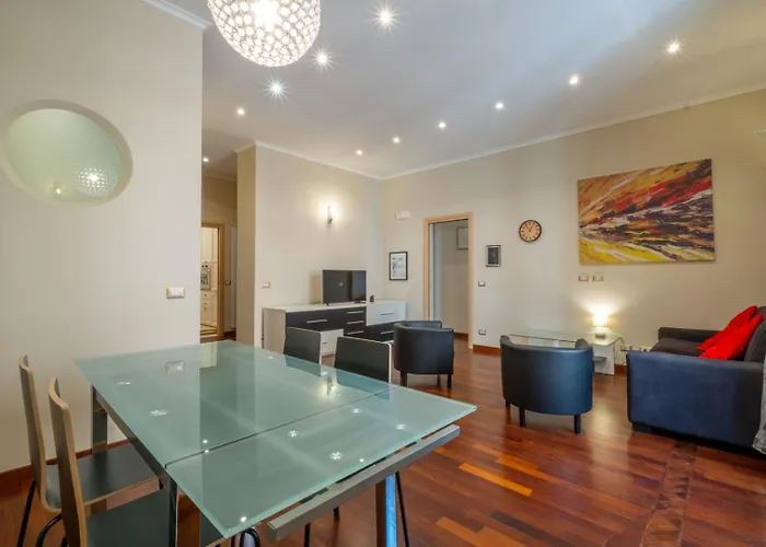 Trevi Fountain Big Apartment