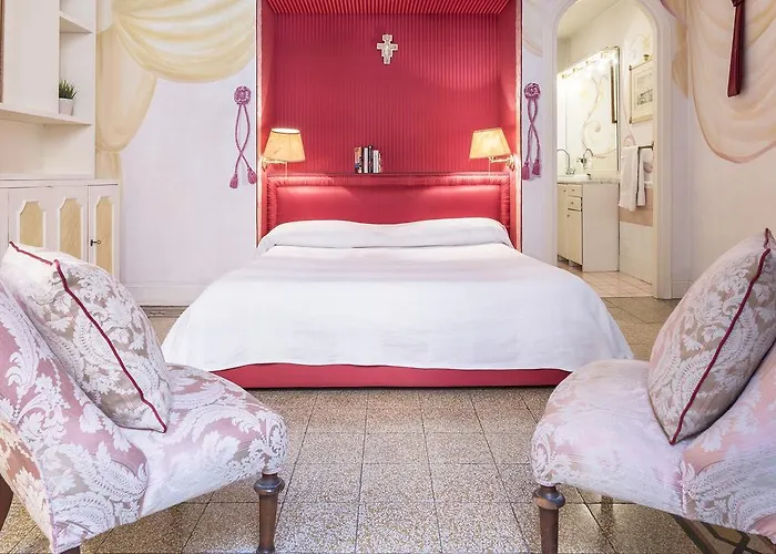 Piazza Colonna Apartment - Charme Homes