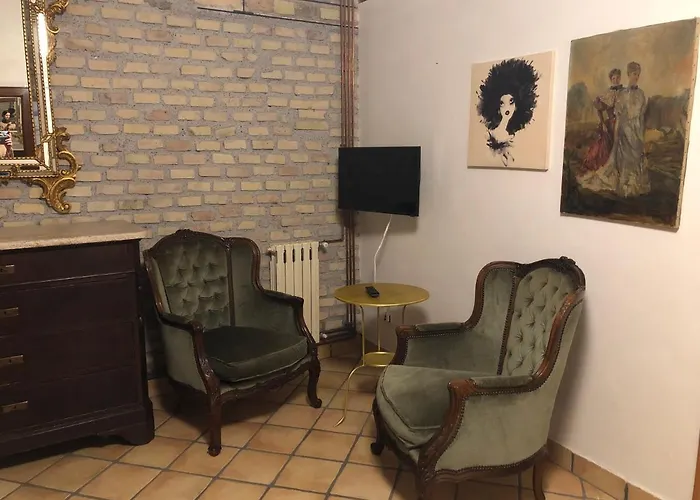 Bombetta House