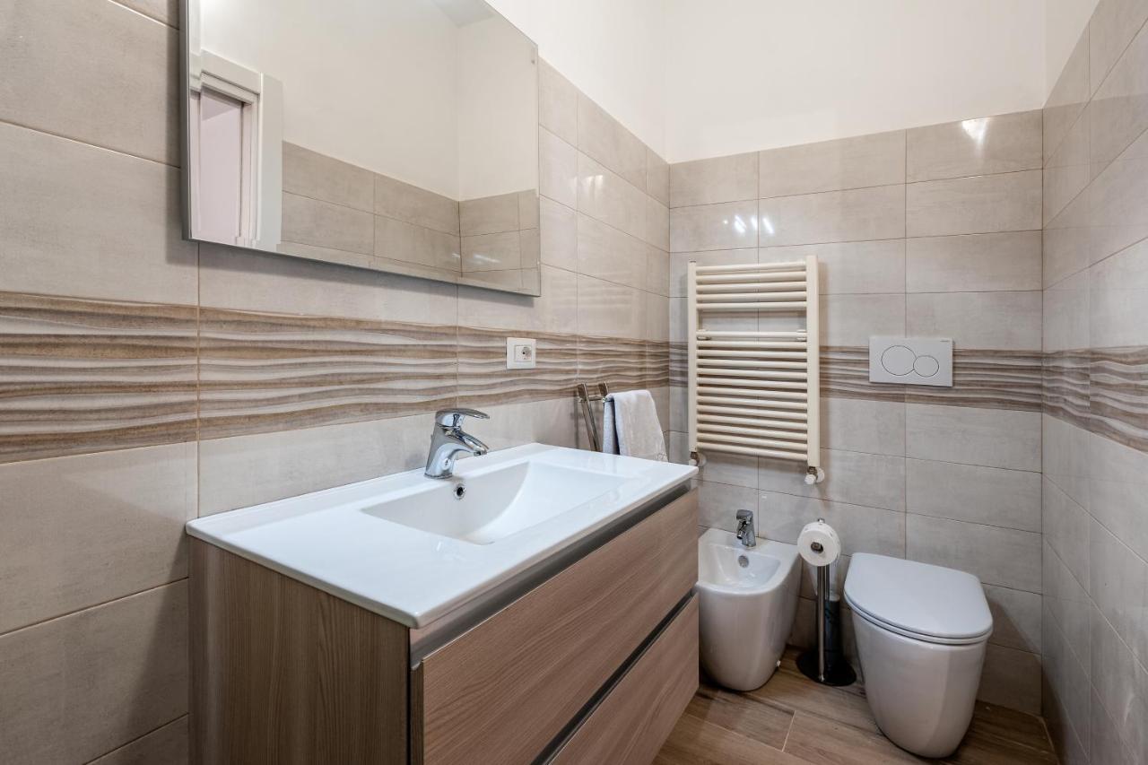 Tour De Apartment