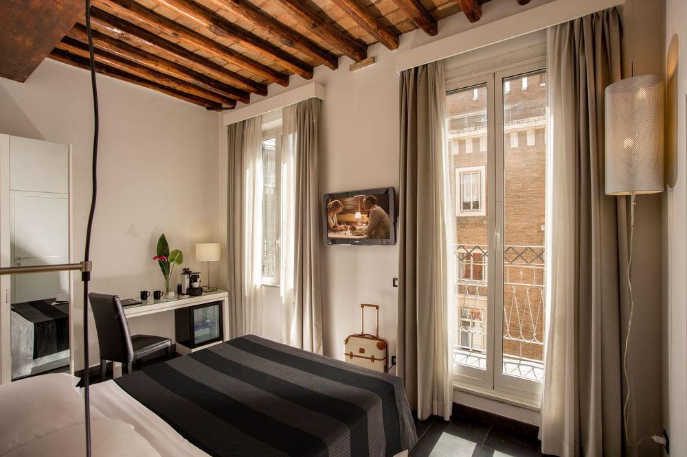 Guest house Via Del Corso 3*