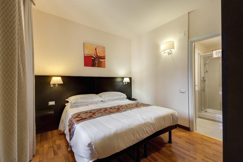 Regal Park Hotel 4*