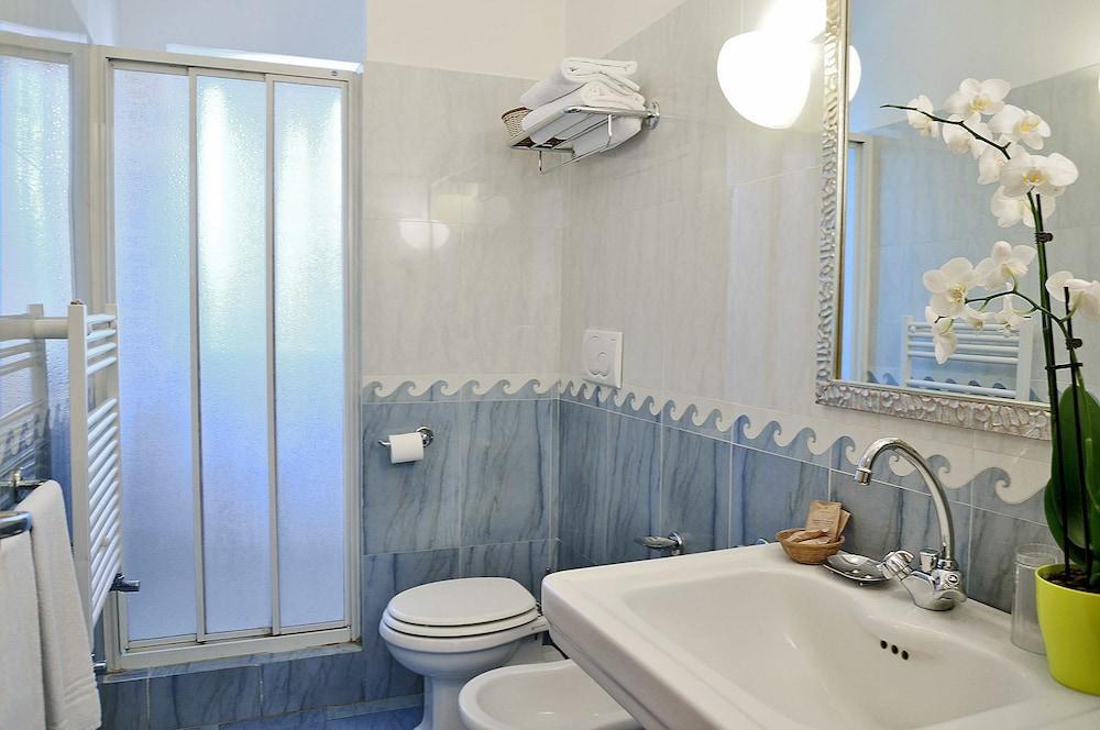 Tre Fontane Hotel 4*