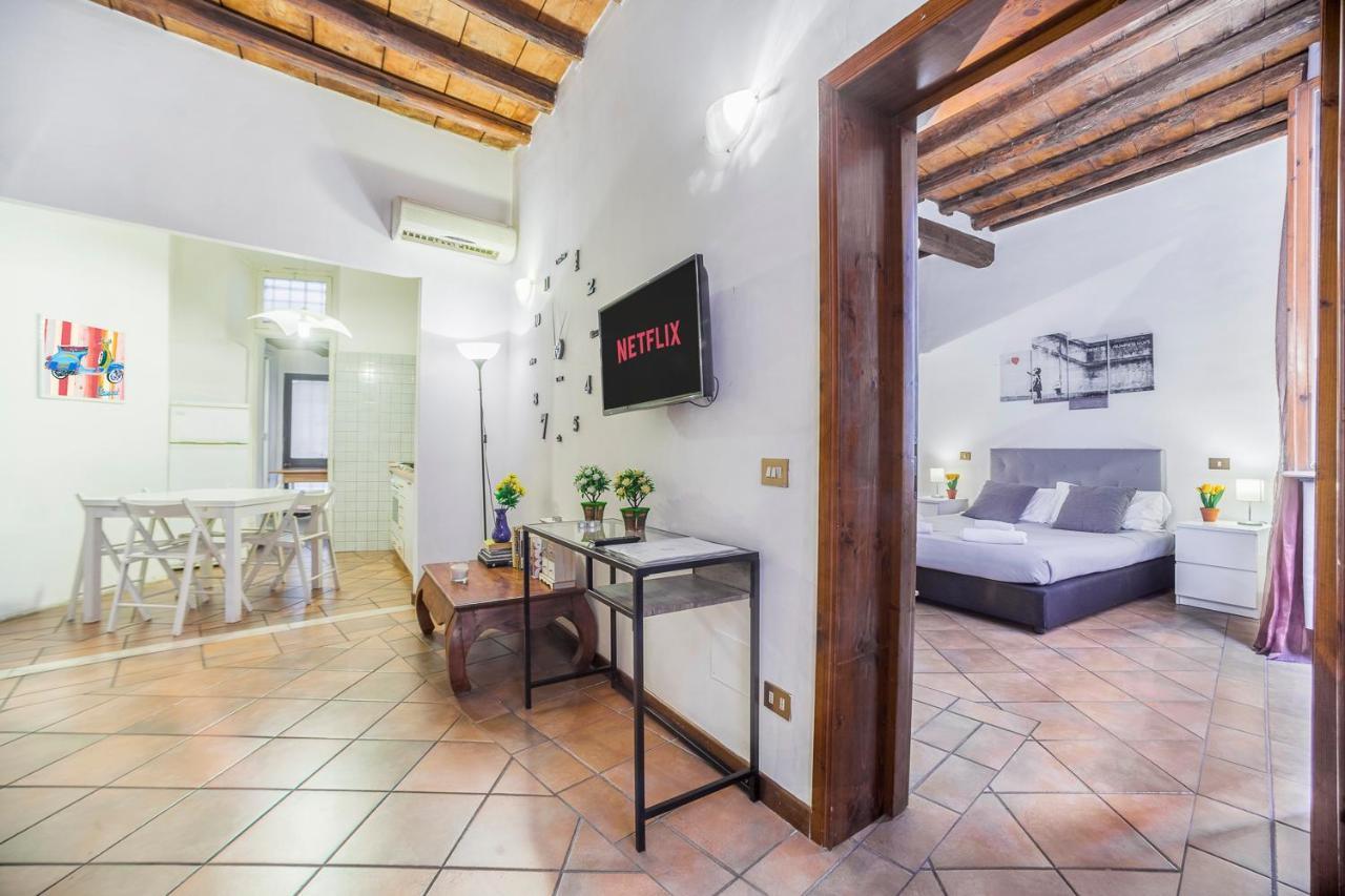 Apartment Balestrari Palace Rome