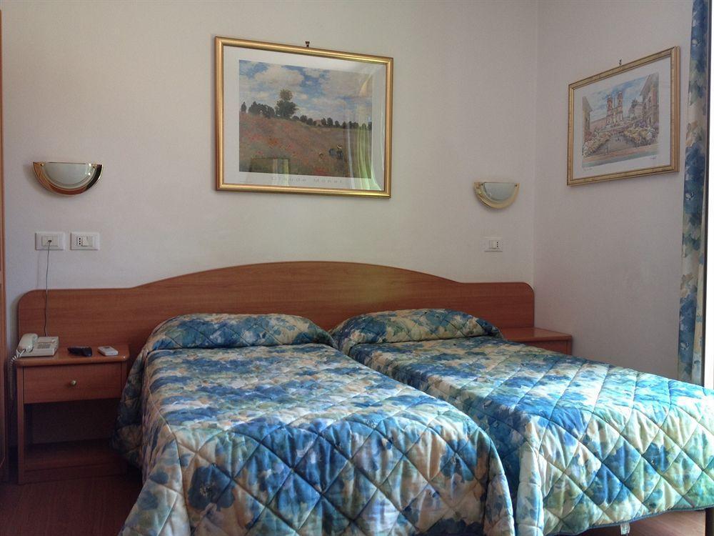 Hotel Tirreno