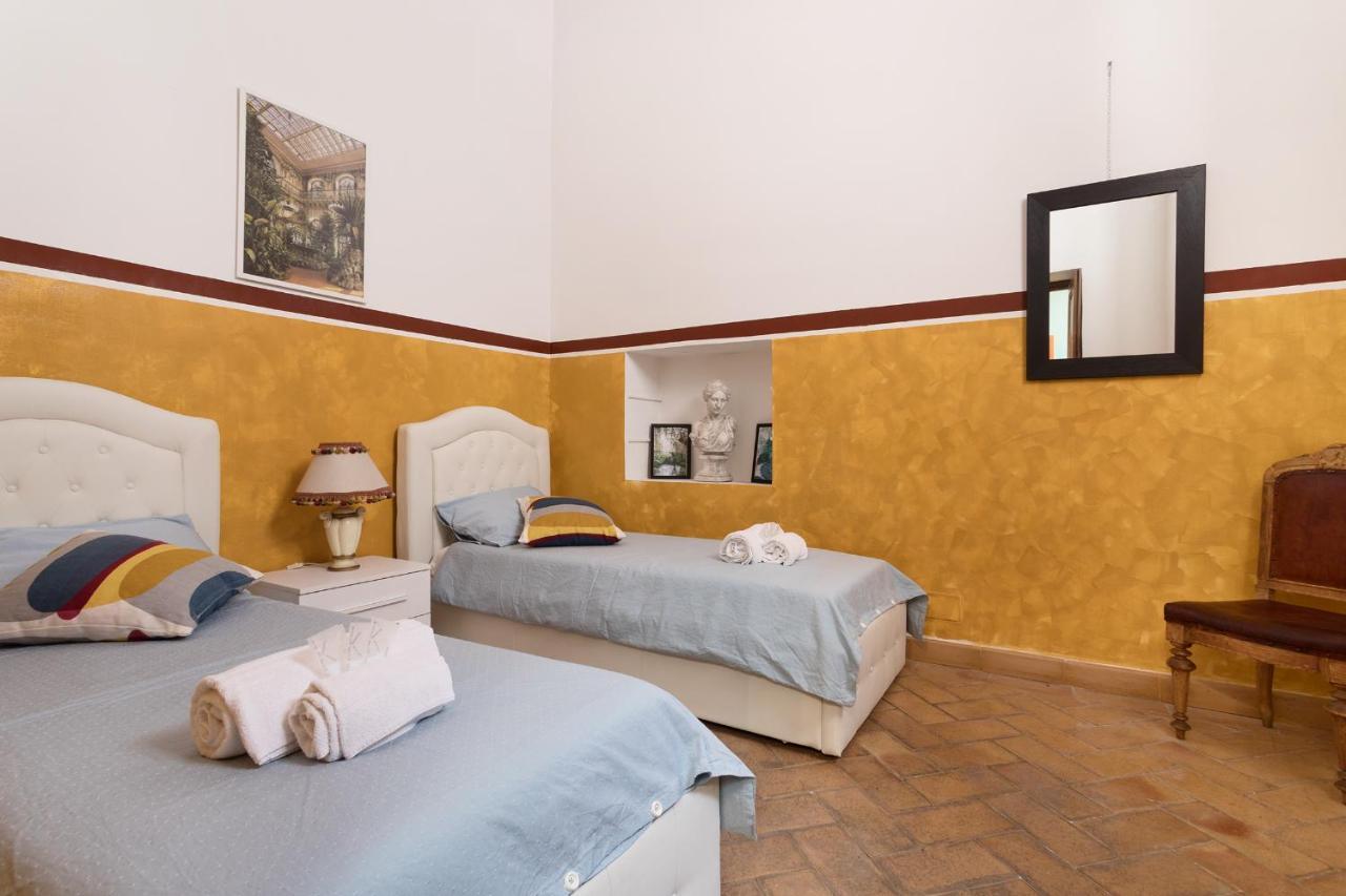 Palace Of Flowers 53 Piazza Navona Appartement