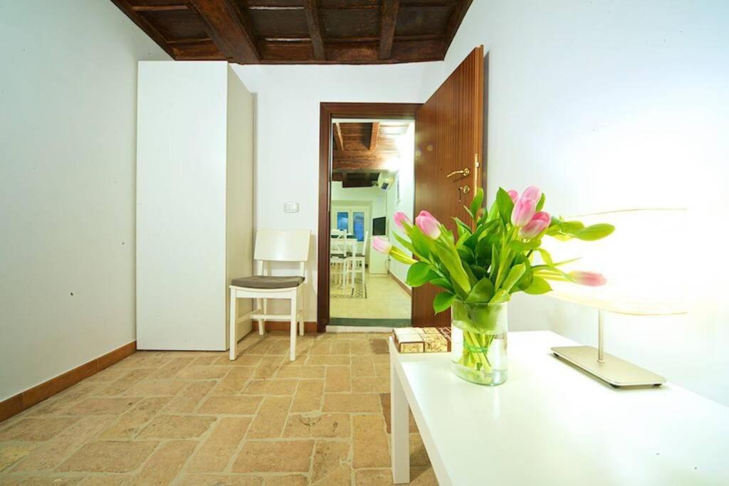 Campo De Fiori - 2 Apartment *