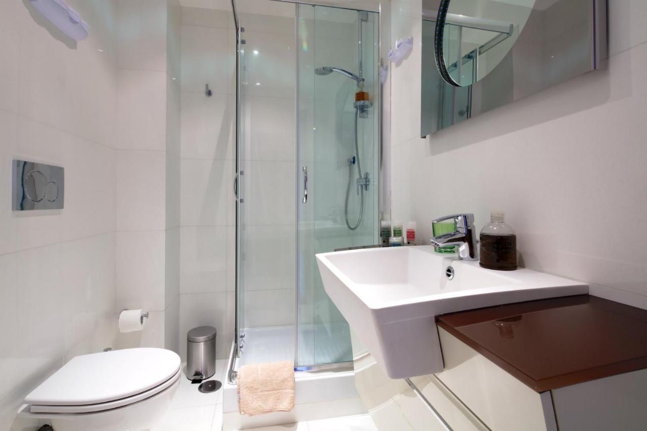 Apartment Suites A,b,c *