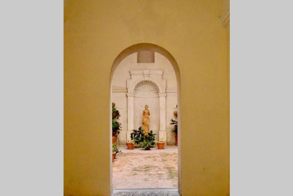 Pettinari Court Rome