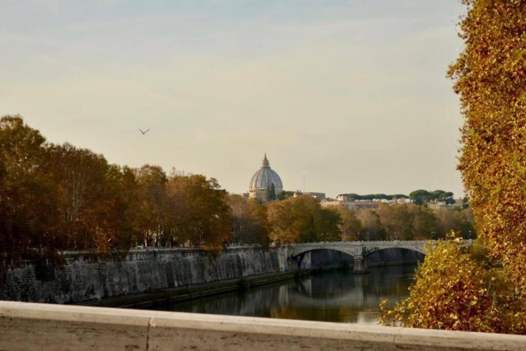Pettinari Court * Rome