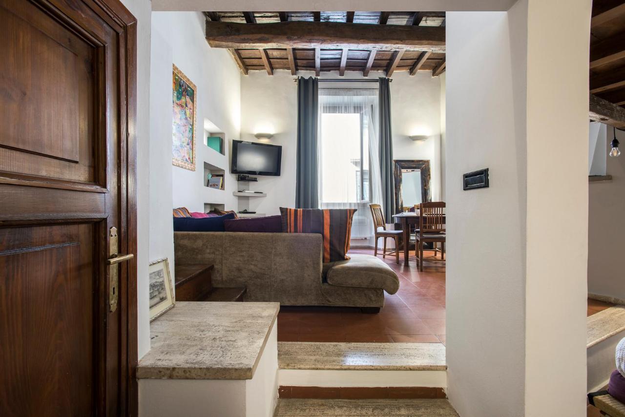Charming Pantheon Apt In The Heart Of Rome *