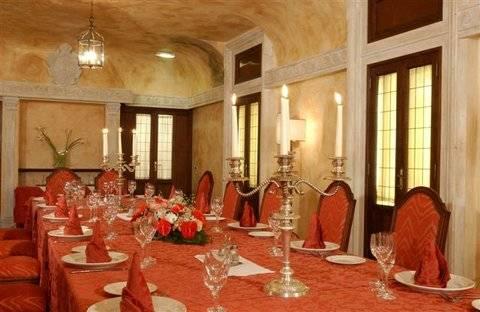 Hotel Palazzo Cardinal Cesi 4*