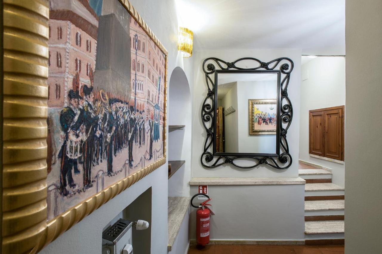 Charming Pantheon Apt In The Heart Of Rome