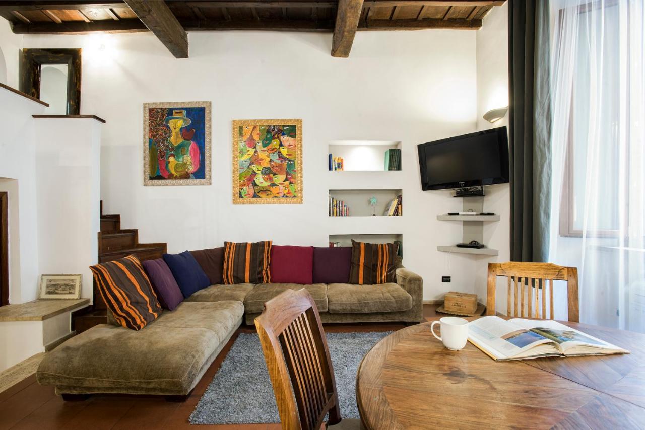 Apartment Charming Pantheon Apt In The Heart Of Rome
