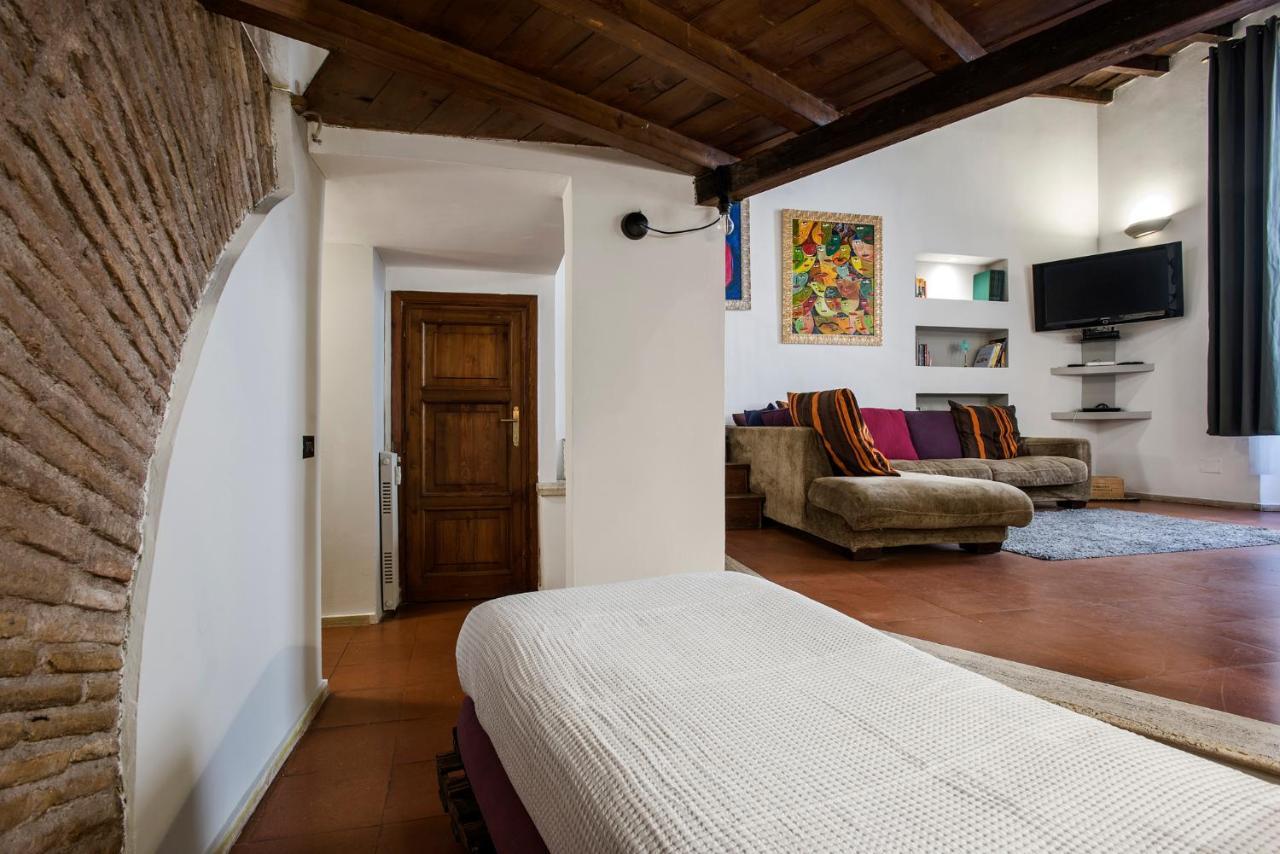 Apartment Charming Pantheon Apt In The Heart Of Rome