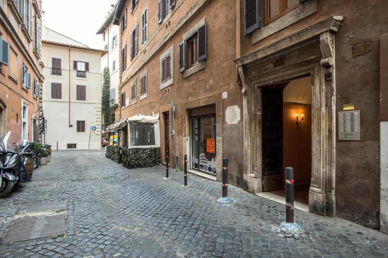 Charming Pantheon Apt In The Heart Of Rome