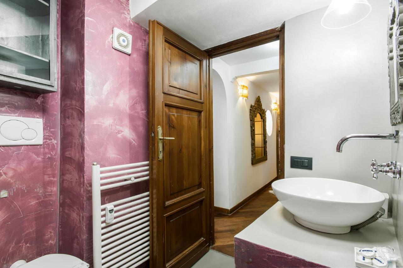Apartment Charming Pantheon Apt In The Heart Of Rome