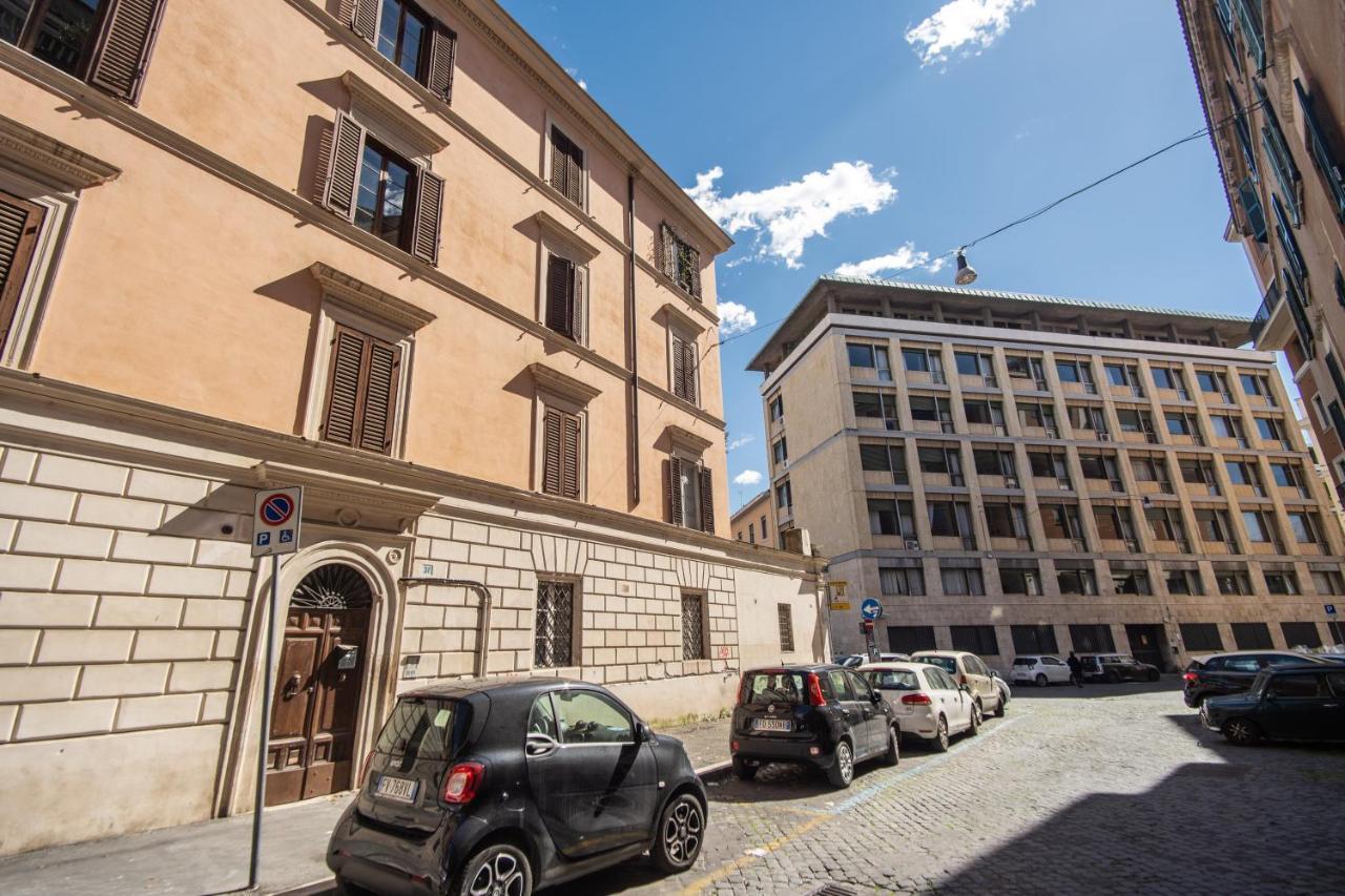 Colonna - Trastevere Rome