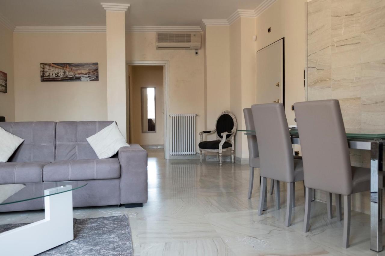 Tritone Apartment *