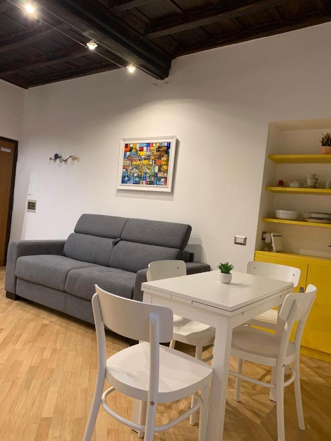 Apartment Luxury Coronari Rome