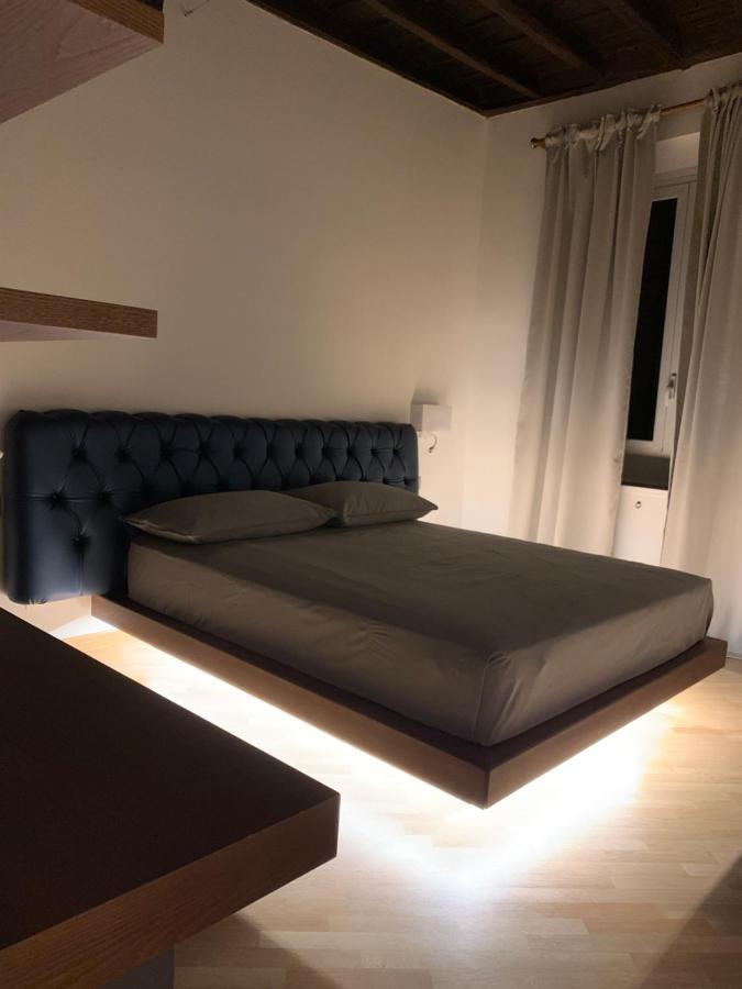 Apartment Luxury Coronari Rome