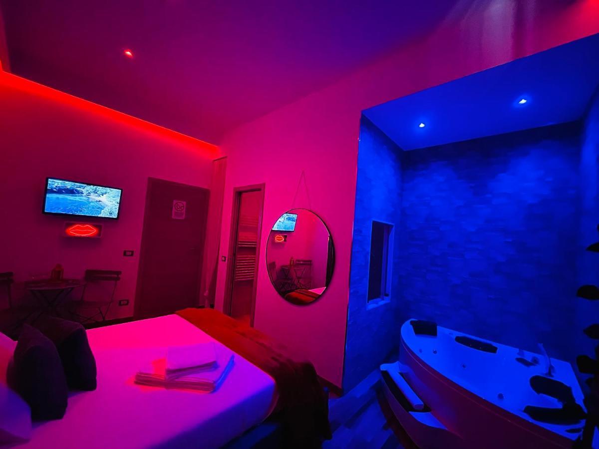 Bed & Breakfast Cocorita Suites *