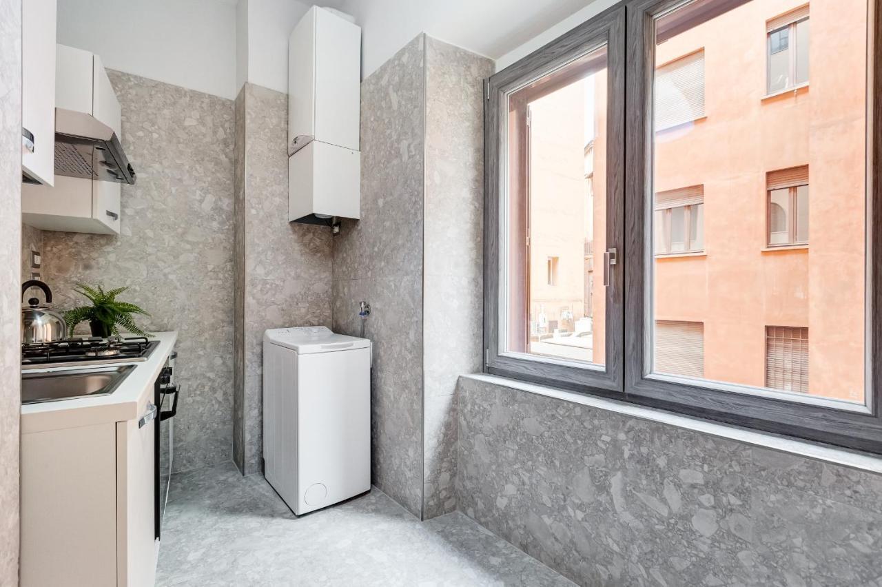 Crystal Trevi Fountain - Romedreamhome