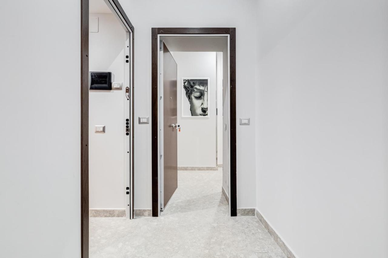 Crystal Trevi Fountain - Romedreamhome *