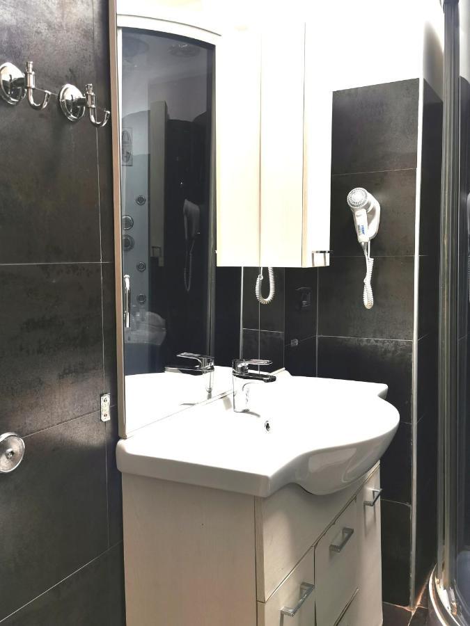 Cinema House 2 Bed & Breakfast *
