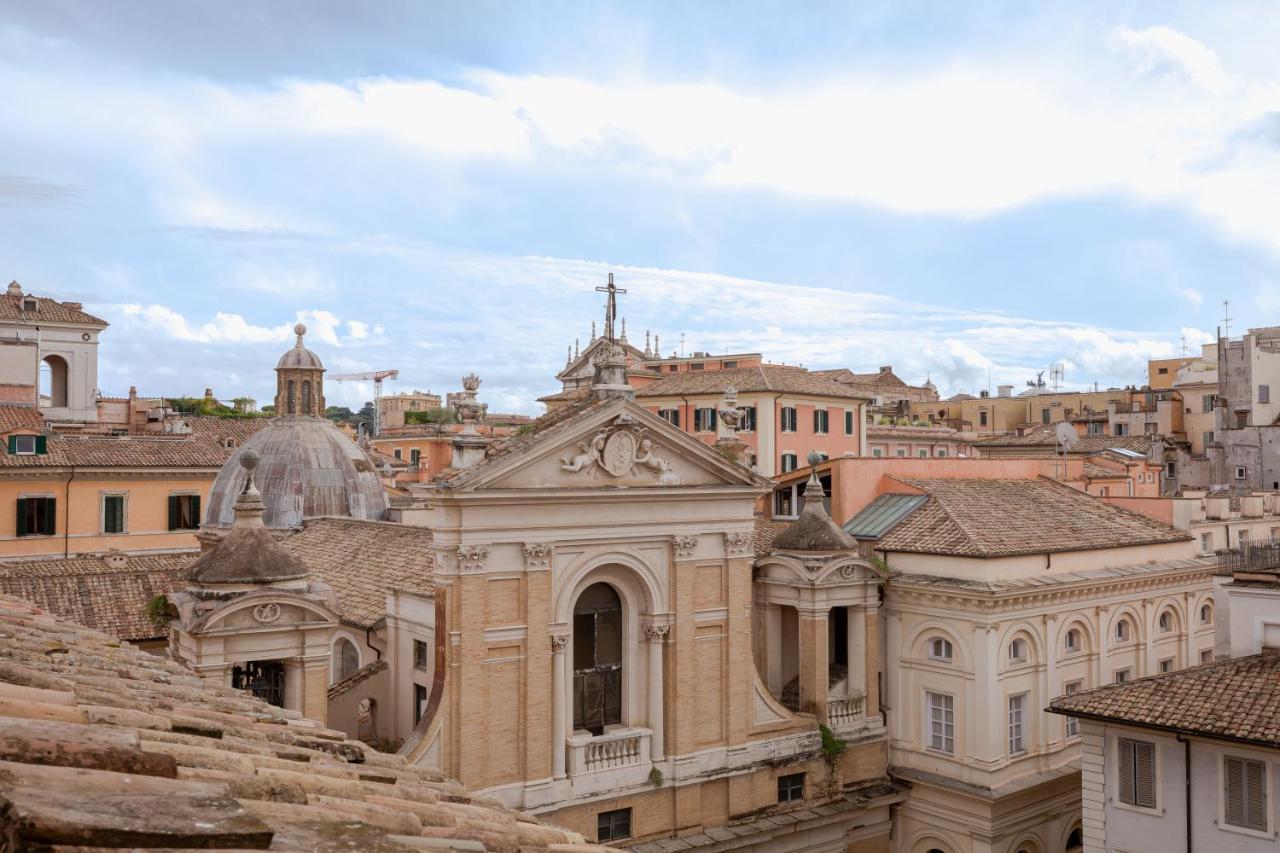 Pantheon Royal Boutique *