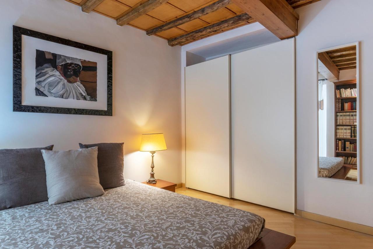Pantheon View Apartment Rome