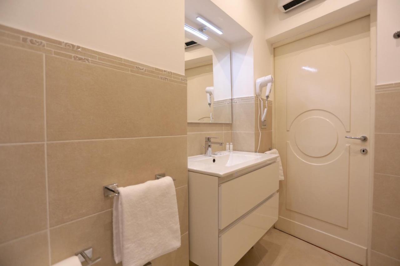 Benedetta 22 - Trastevere Apartment *