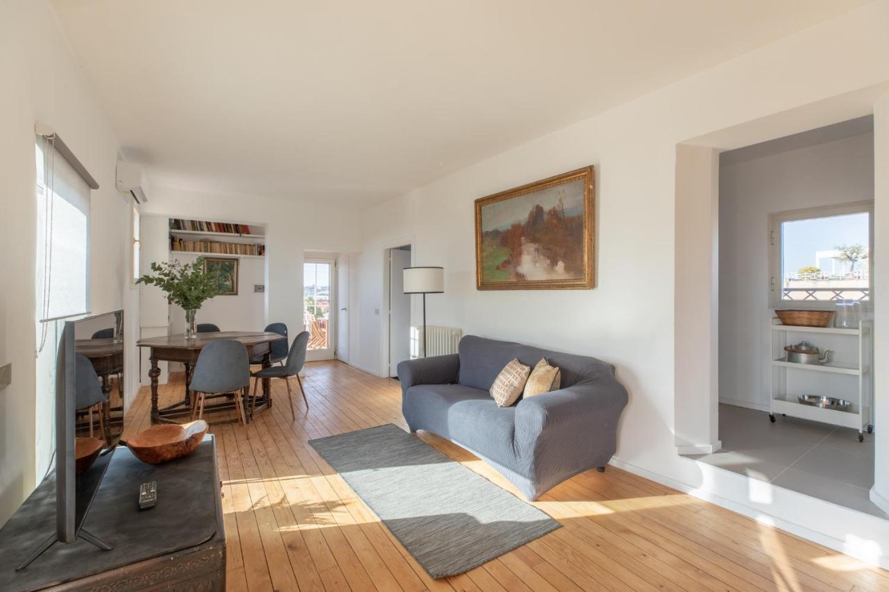 Iflat Penthouse Overlooking